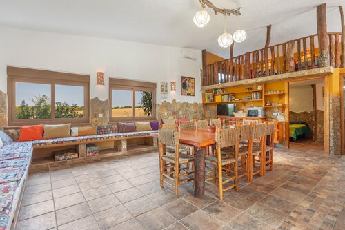 Country House 'Casaleja' with Lake Views, Wi-Fi and Air Conditioning