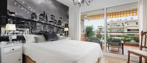 2 室のベッドルーム、アイロン / アイロン台、WiFi (無料)、ベッドシーツ