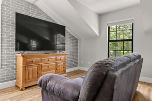 TV connectée, cheminée