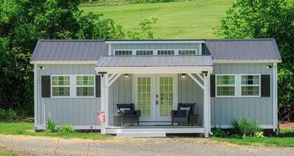 Starry Snug - A tiny home romantic getaway
