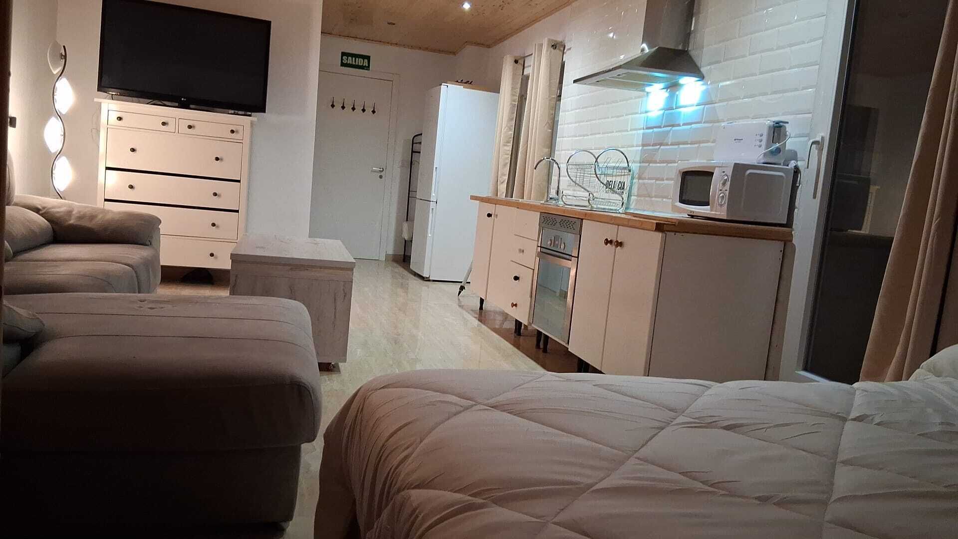 3 chambres, bureau, Wi-Fi gratuit, draps fournis