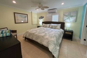 Exterior - Lulu's Key House Entire 4-unit Complex (Siesta Key)