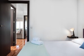 3 dormitorios, tabla de planchar con plancha, wifi gratis y ropa de cama