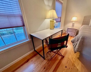 3 bedrooms, desk, iron/ironing board, WiFi