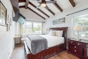 3 slaapkamers, een bureau, een strijkplank/strijkijzer, gratis wifi