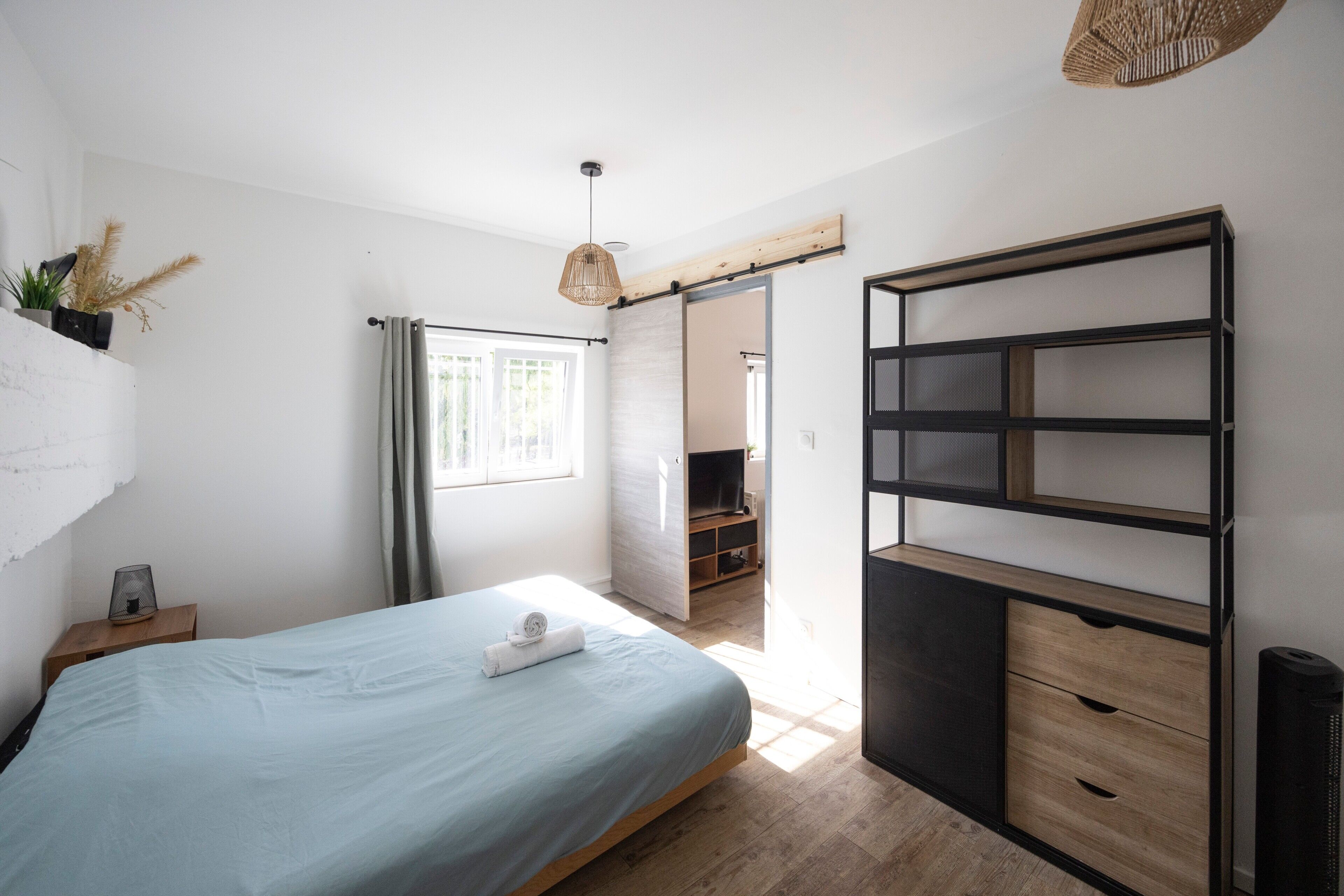 1 chambre, fer et planche à repasser, Wi-Fi gratuit, draps fournis