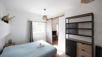 1 chambre, fer et planche Ă repasser, Wi-Fi gratuit, draps fournis