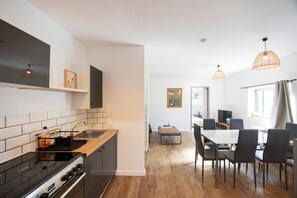 Fridge, microwave, oven, coffee/tea maker