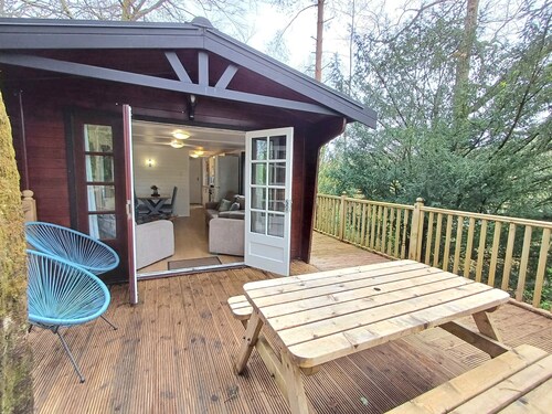 The Retreat -  a holiday lodge that sleeps 4 guests  in 2 bedrooms
