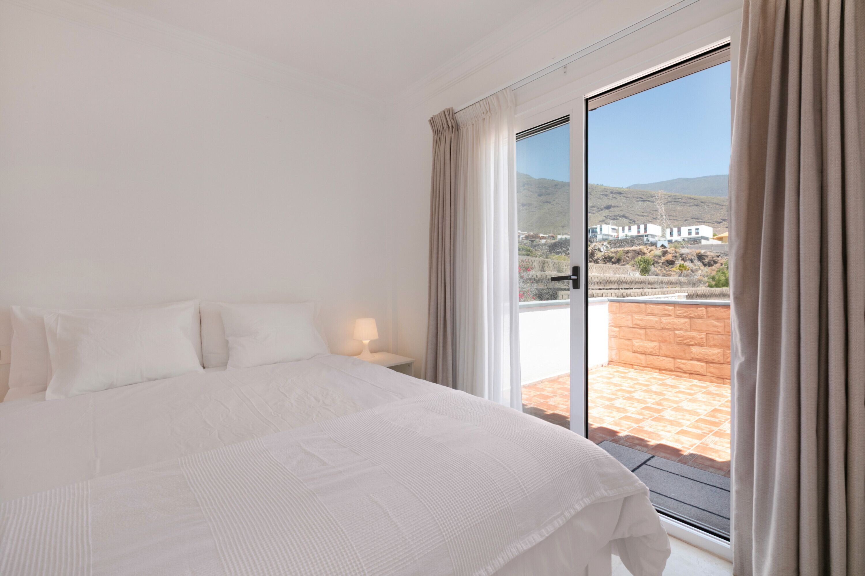 5 dormitorios, tabla de planchar con plancha, wifi gratis y ropa de cama