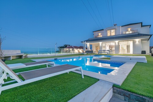 Private Villa with Heated Pool, Air Conditioning, and Football Field