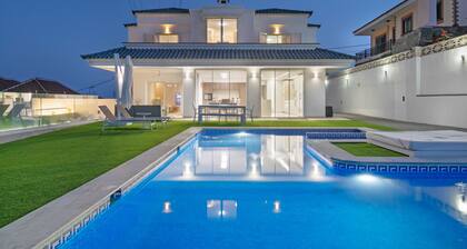 Private Villa with Heated Pool, Air Conditioning, and Football Field