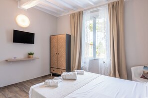 1 bedroom, free WiFi, bed sheets - Room 'L'arco Del Pellegrino' with Wi-Fi and Air Conditioning (Monteroni d'Arbia)