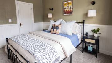 2 habitaciones, escritorio, tabla de planchar con plancha y wifi gratis