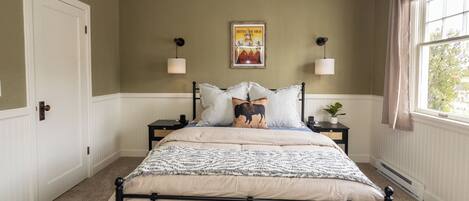 2 slaapkamers, een bureau, een strijkplank/strijkijzer, gratis wifi