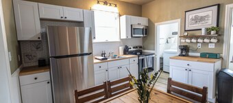 NEW!! Charming 2-bedroom house in Uptown Butte