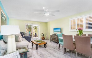 Exterior - Lulu's Crescent Cottages - Entire two Unit Complex (Siesta Key)