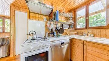 Frigorífic, forn, placa de cuina i rentaplats