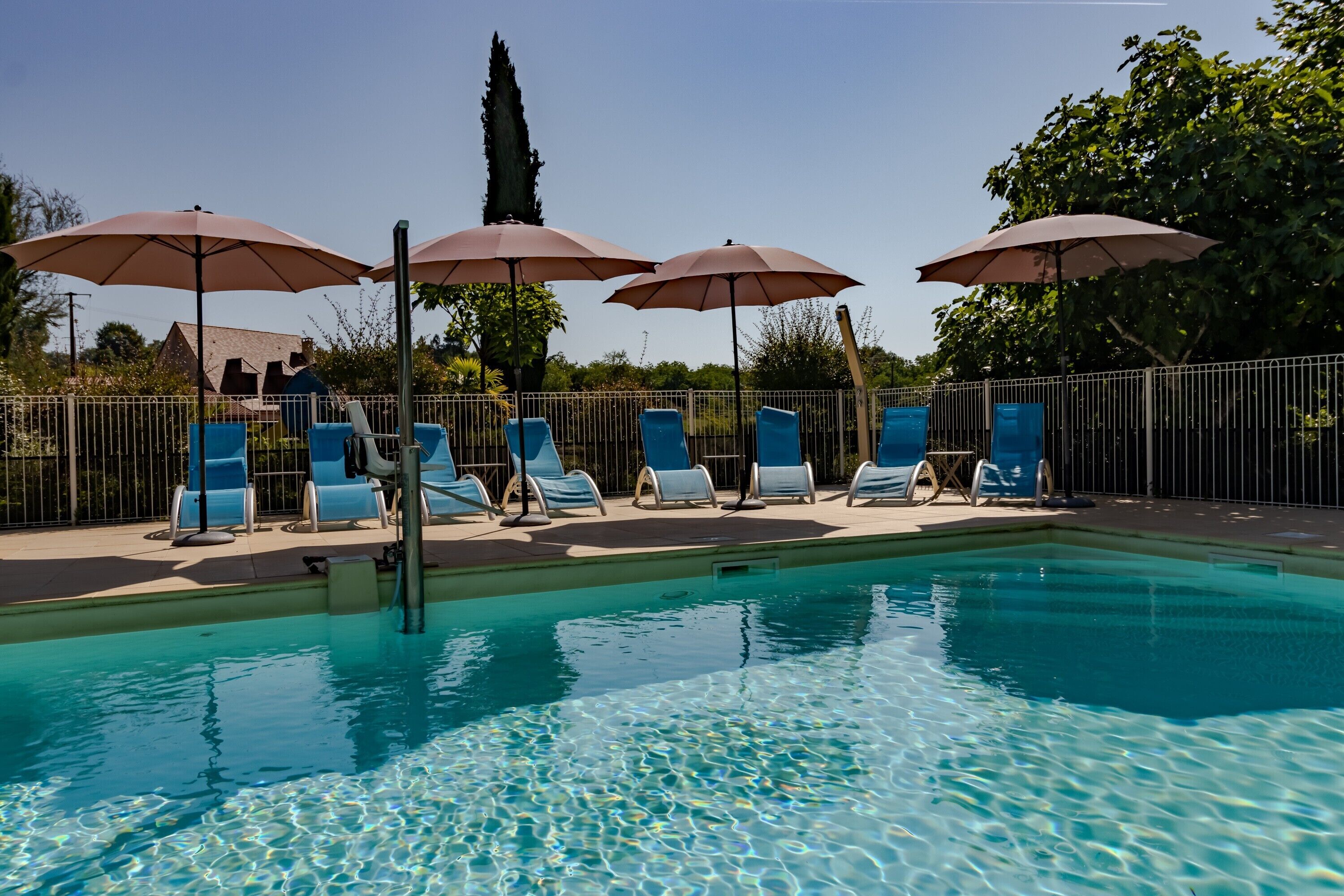 Una piscina techada, una piscina climatizada