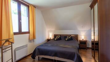 3 chambres, fer et planche Ă  repasser, Wi-Fi gratuit, draps fournis