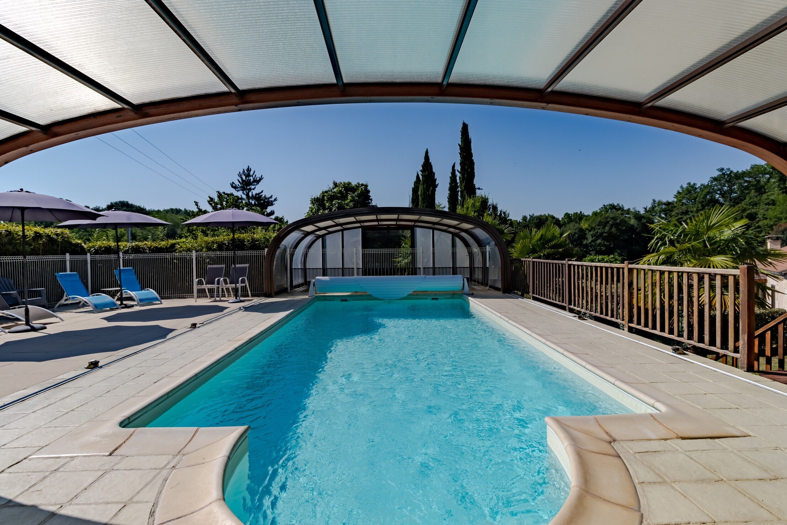 Indendørs pool, opvarmet pool