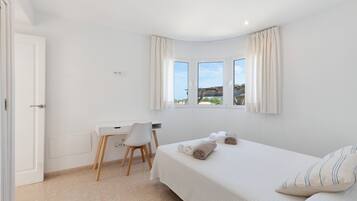 4 habitaciones, wifi gratis y ropa de cama