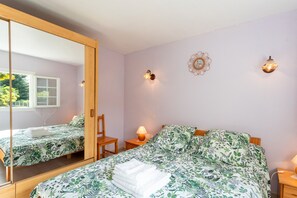 2 chambres, fer et planche Ă repasser, Wi-Fi gratuit, draps fournis