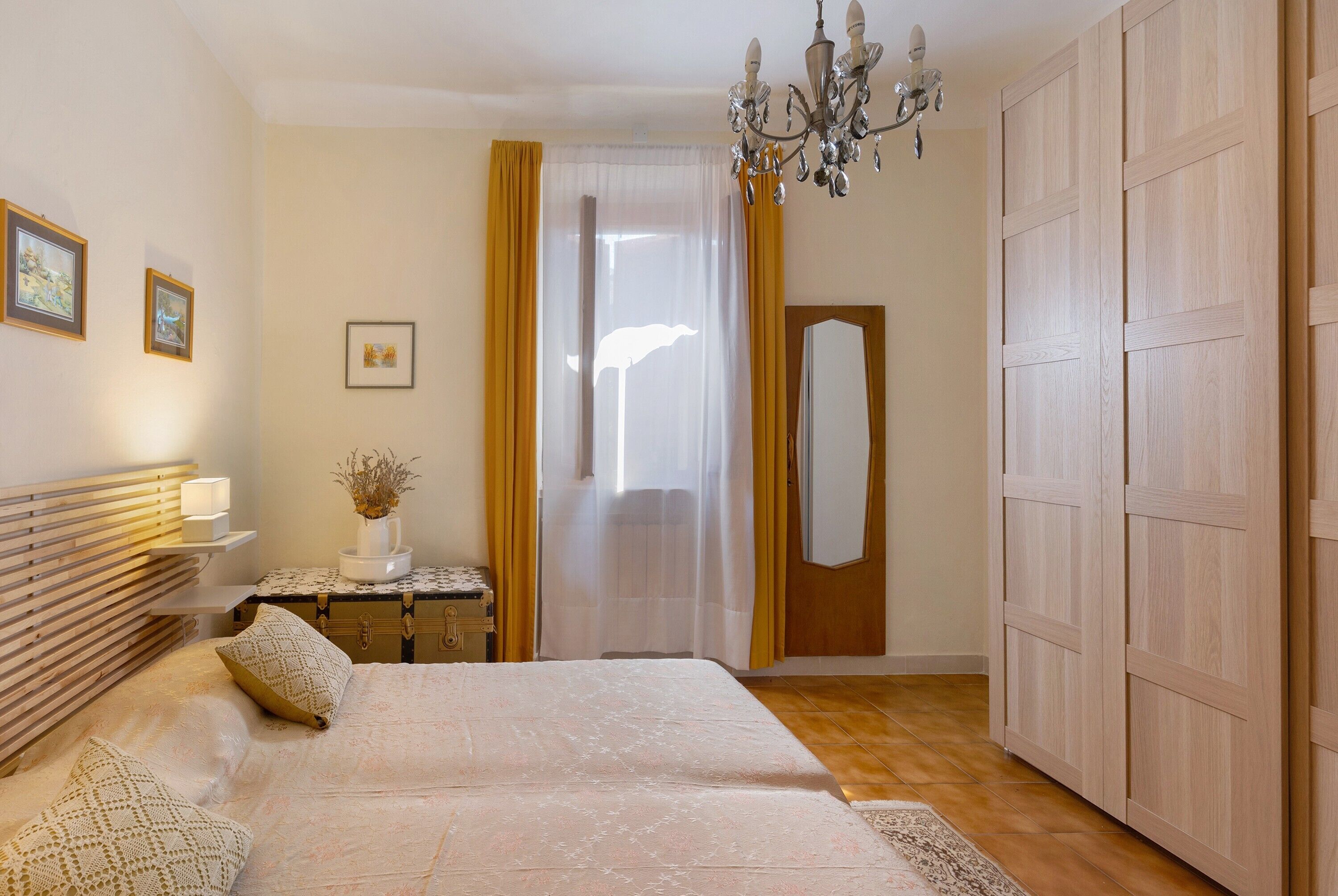 2 室のベッドルーム、アイロン / アイロン台、WiFi (無料)、ベッドシーツ