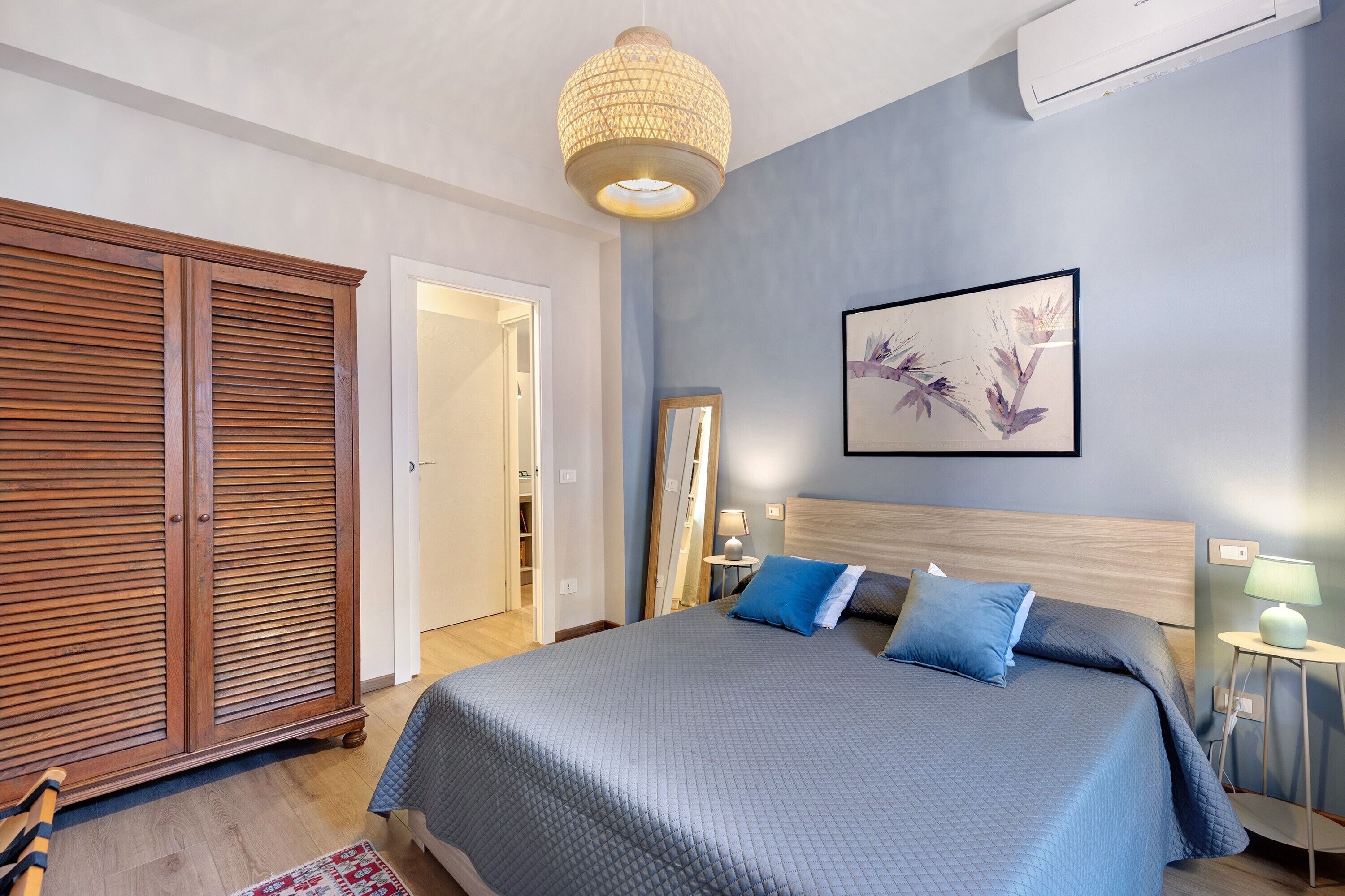 1 slaapkamer, een strijkplank/strijkijzer, gratis wifi, beddengoed