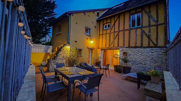 Outdoor dining - Couleur Safran - CHAOURCE (CHAOURCE)