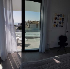 4 bedrooms, free WiFi, bed sheets