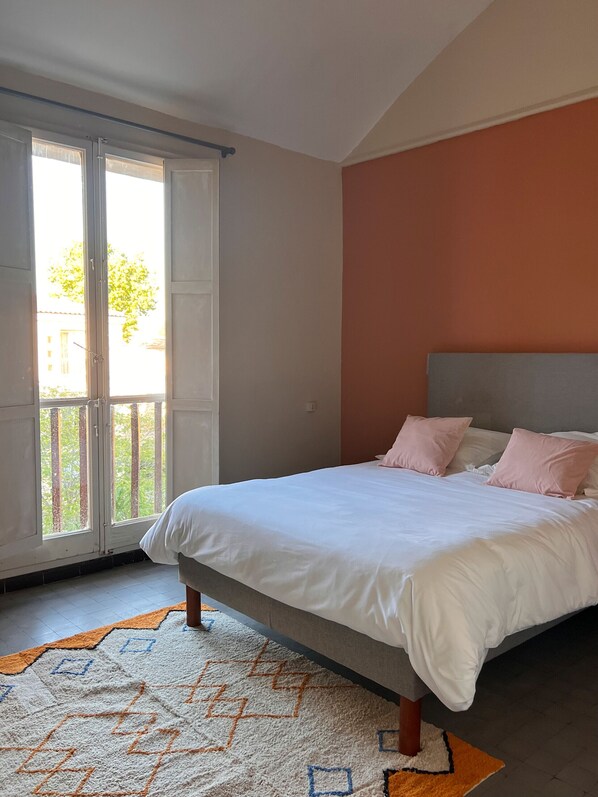 2 bedrooms, bed sheets