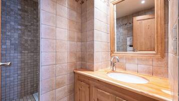 Een douche, een haardroger