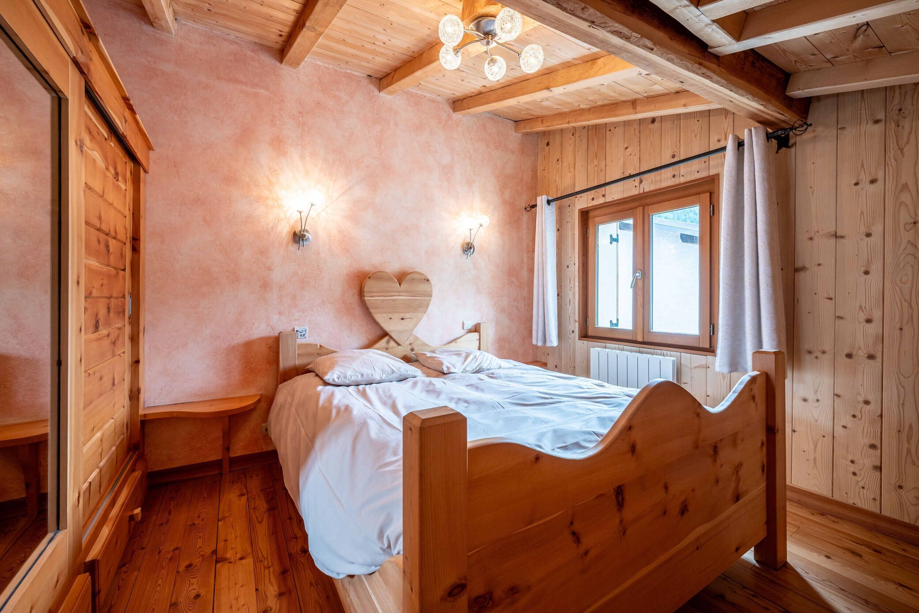 4 chambres, fer et planche à repasser, Wi-Fi gratuit, draps fournis