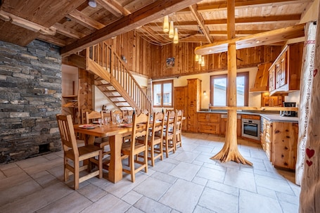 Dining. Apartment 'Savine' with Mountain View, Balcony and Wi-Fi