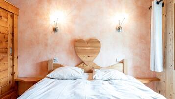 4 soverom, strykejern/-brett, wi-fi (inkludert) og sengetøy