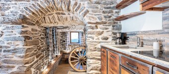 Apartment 'Ô Canton' with Mountain View, Private Terrace and Wi-Fi