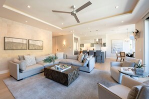 Smart TV, fireplace, stereo