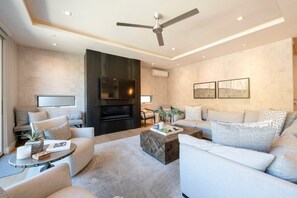 Smart TV, fireplace, stereo