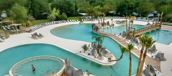 Caravan 'Mobil-Home' with Shared Pool and Private Terrace