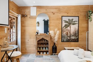 1 chambre, fer et planche à repasser, Wi-Fi gratuit, draps fournis