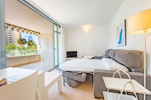 1 chambre, fer et planche à repasser, Wi-Fi gratuit, draps fournis