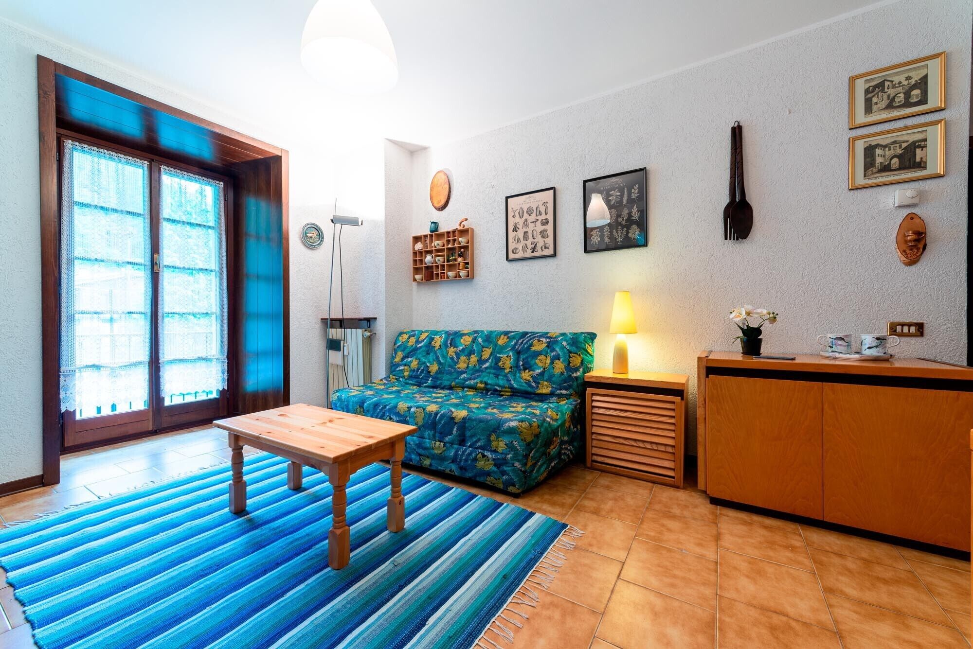 Télévision, table de tennis de table