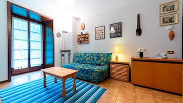 Télévision, table de tennis de table