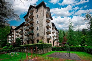 Exterior - Apartment 'Pineta' with Mountain View, Shared Garden and Wi-Fi (Chiesa In Valmalenco)