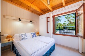 7 bedrooms, iron/ironing board, free WiFi, bed sheets - Apartment 'Can Neo' with Sea View, Wi-Fi and Air Conditioning (Unknown)