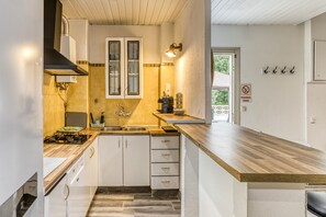 Fridge, microwave, dishwasher, coffee/tea maker