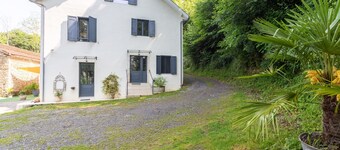 Holiday Home 'Cholena - Domaine Helaku' with Shared Terrace, Shared Garden and Wi-Fi