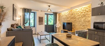 Ferienhaus 'Cholena - Domaine Helaku' mit gemeinsamer Terrasse, gemeinsamem Garten und Wi-Fi