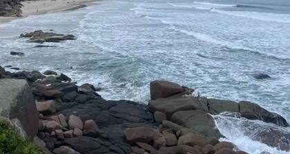 3-bedroom Villa in front of beach in gated compound in Barra da Tijuca, Rio